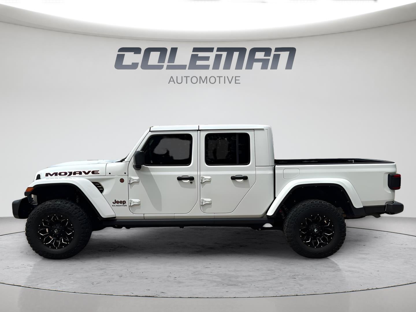 2021 Jeep Gladiator — side profile view