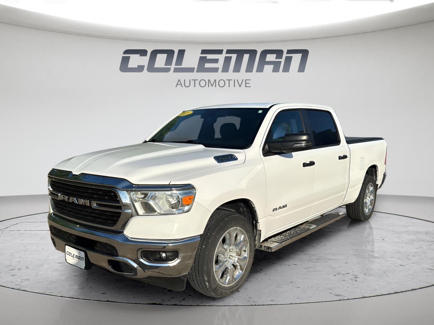 2023 RAM 1500 Big Horn Crew Cab 4x4 6'4' Box in Bright White Clearcoat — front three-quarter view