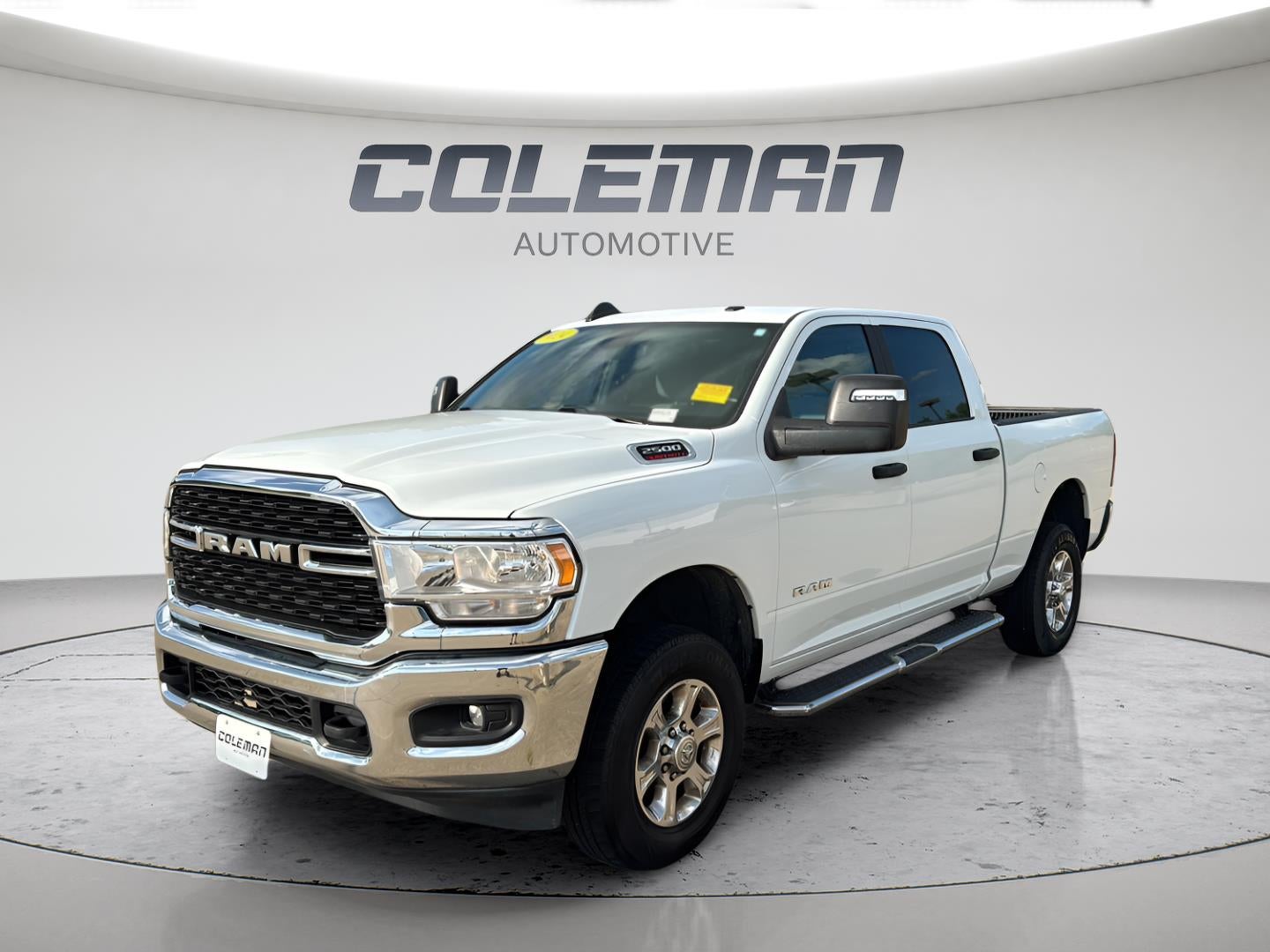 2024 RAM 2500 Big Horn Crew Cab 4x4 6'4' Box in Bright White Clearcoat — front three-quarter view